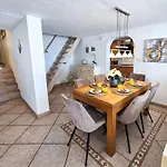 Atlantic Sunrise House Дом отдыха Сан Мигель